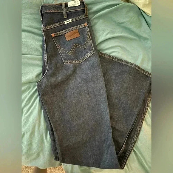 Brand new wrangler jeans dark wash high waisted flare bootcut style size 28x34! - Picture 8 of 11